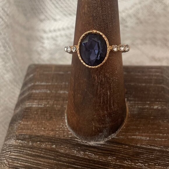 Navy Crystal Round Cut Ring — Gold & Rhinestone Band ✨ - Picture 2 of 3